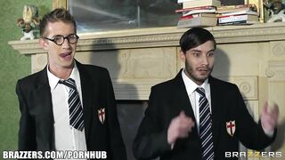 Tarra White a gyönyörű sulis kurva
