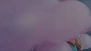 Riley Reid hátsó kapujában két fasz