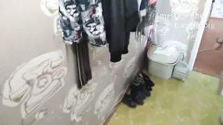 Tini kis csajt a pasija haverja bassza