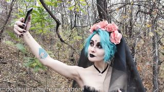 Halloween Cosplayes kiscsaj popóba tolva