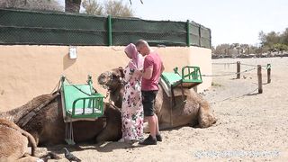 Hatalmas mellű arab spiné baszása