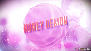 Honey Demon a bombázó fitt milf mami