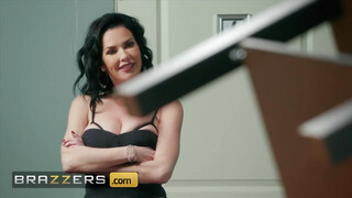 Brazzers - Veronica Avluv hátsó bejárata megkúrva