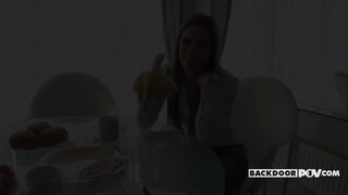 Its POV - Athina Love a magyar pornósztár hölgyemény hátsó bejáratba rakva