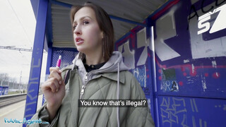 Public Agent - Fiatal picsa pénzért kefél