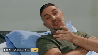 Brazzers - Savannah Bond az óriás kannás nővérke