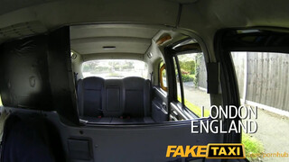 FakeTaxi - méretes seggű picsa kúrni akar
