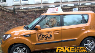 Fake Driving School - cuki vörös kisasszony mind egy csöppig megeszi