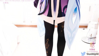 Cosplay-es picsa lábbal szexel és aztán őt kefélik