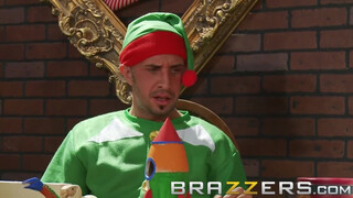 BRAZZERS - Cosplayes krapek bassza a milfeket
