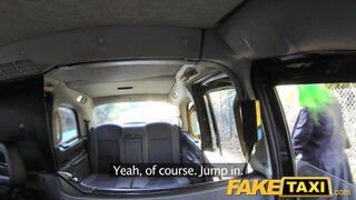 Fake Taxi zöld hajú nőci segglyuka kúrható