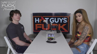 Latina tini spiné és a sportos manus - Hot Guys Fuck