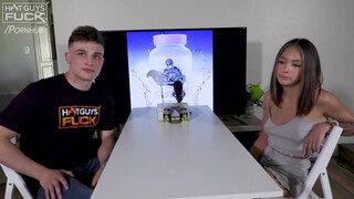 Tini pici csöcsű picsa és a tetovált krapek - Hot Guys Fuck
