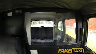 FakeTaxi - Felborotvált fejű punk spiné megkefélve
