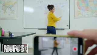 Mofos – Isabella Nice a kurva tanárnéni