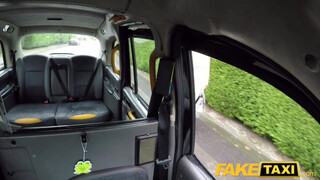 Fake Taxi - Óriás keblű milf megkúrelva