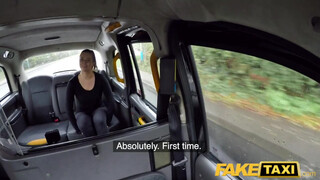 Fake Taxi - Nikky Dream méretes keblű szöszi