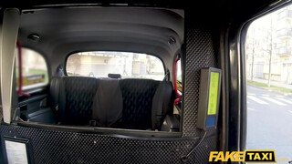 Fake Taxi - 19 éves tini kiscsaj kefélni akart