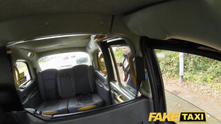 Fake Taxi - Skót csöcsös csaj kinyalva