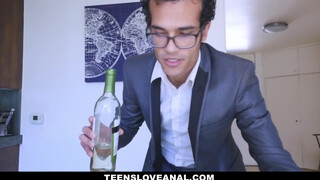Teens Love anal - gyönyörű spiné felkínálja a picsáját