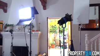 PropertySex - Riley Reid mint ingatlanos tini csajszi