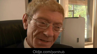 Idős kukac és a fiatal titkárnője