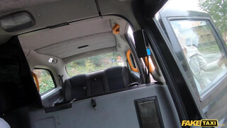 Fake Taxi - Cuki csajszi dugni akar a taxiban
