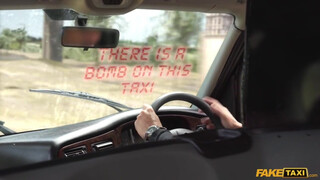 Fake Taxi - Fiatal kisasszony a hátsó ülésen