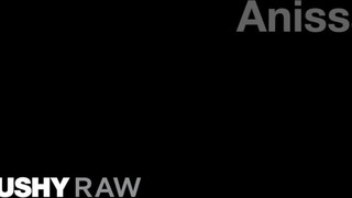 TUSHYRAW - Anissa Kate análjába dákót tolnak