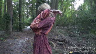 MoxieFilms - Méretes keblű hippi hölgyemény