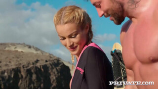Private com - Cherry Kiss a bombázó szörfös kisasszony