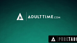PURE TABOO - Anna Claire Clouds a méretes fenekű világos szőke bige