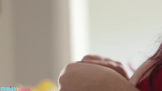 FamilyXXX - Natasha Nice az óriás didkós milf