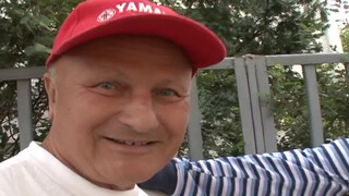 Gyuribácsi és a haverja kúrják a sunát