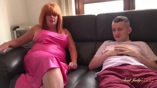 Aunt Judys XXX - Melanie megkívánta a félénk krapekot