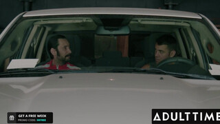 ADULT TIME - Kanos ex-fegyenc végre beteljesül a gyönyörű sztriptíztáncosnő, Kenna James karjaiban