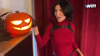 Halloween éjszakáján ada wong elfelejtett bugyit húzni és alaposan megbasszák